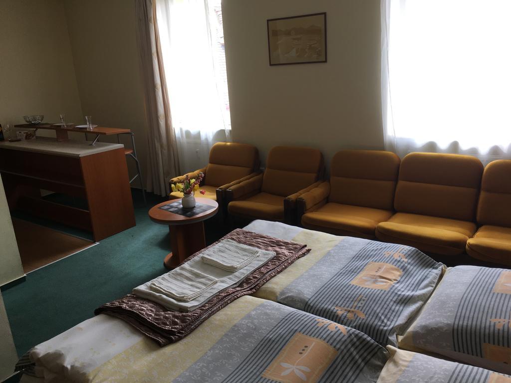 Apartman Darmon ปิเอชตานี ภายนอก รูปภาพ